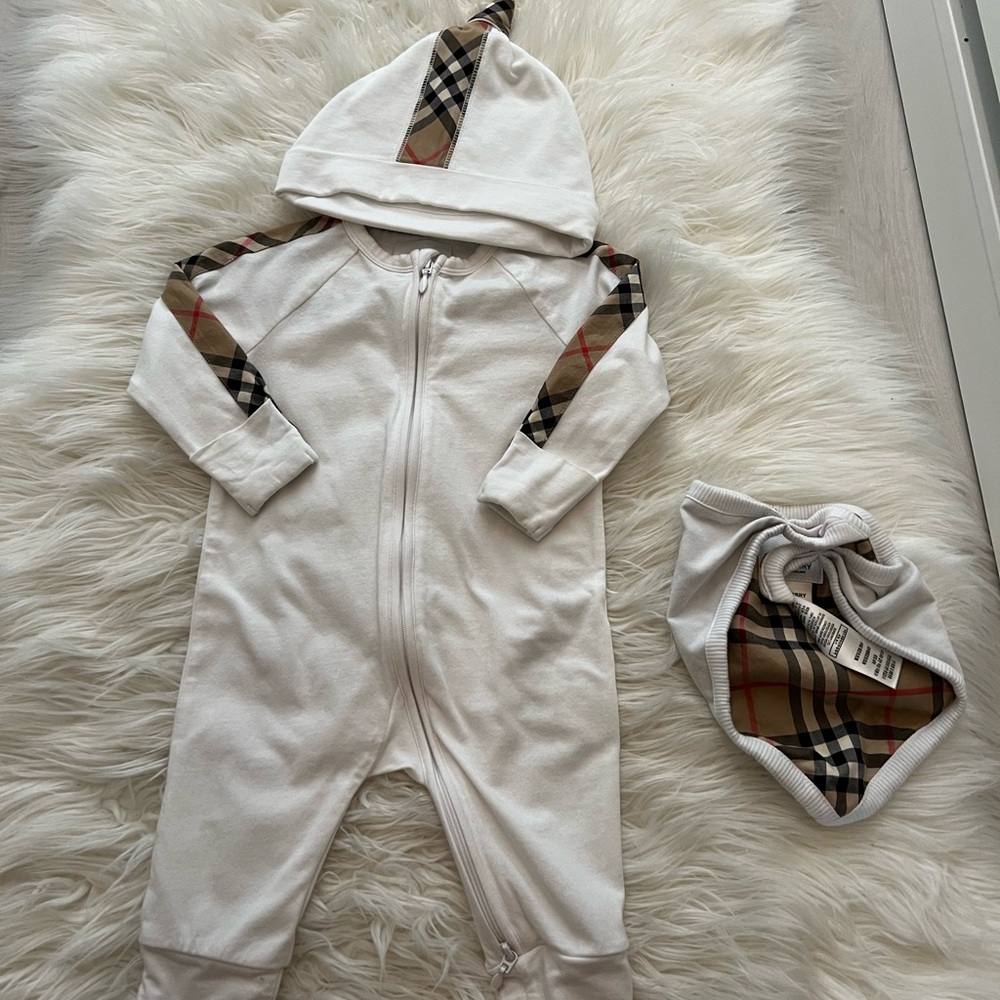 Burberry Cream Footies with Ribbed Texture and Collar